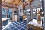Downtown Canmore-6 Guests!