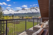Luxury 4BR Penthouse Prv Hot Tub BBQ Mtn Views!