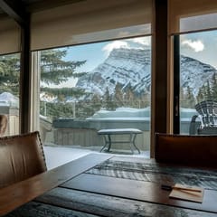 Banff Condo Shared Pool Stunning Mountain Views!