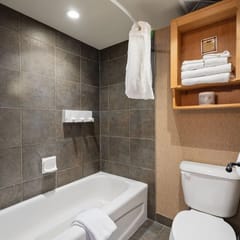 Premium Banff Loft Suite | Sleeps 6 +Balcony