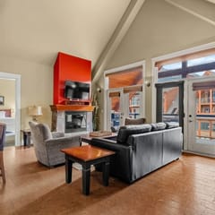 Rockies Home: Hot Tub, Pool & Fireplace