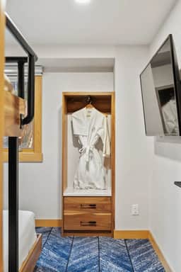 3BR Luxury Condo with King Suite + Mountain Views! - Image 5