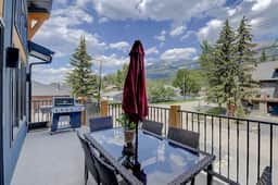 Panoramic Mountain Views, BBQ and Outdoor Patio - Image 2