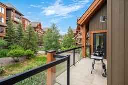 Solara Resort Suite: Hot Tub, BBQ & Park Pass - Image 2