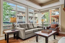 Stylish 1-Bedroom Escape - Image 4