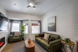 The Gem Stays | Private 10-Suite Retreat Sleeps 56 - Image 4