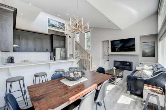 Brand NEW! Executive Mountain Home W/Stunning Views - Image 1