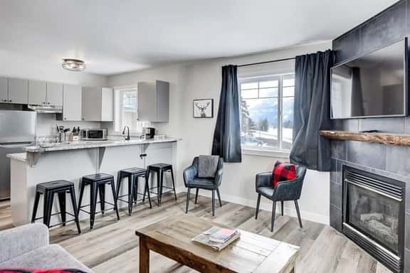 Mountain View Condo Near Banff & Canmore - Image 1