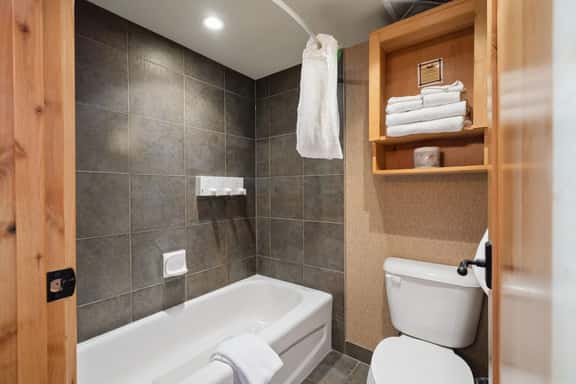 Premium Banff Loft Suite | Sleeps 6 +Balcony - Image 1