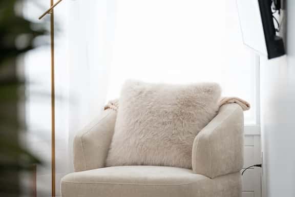 The Gem Stays | Private 10-Suite Retreat Sleeps 56 - Image 1