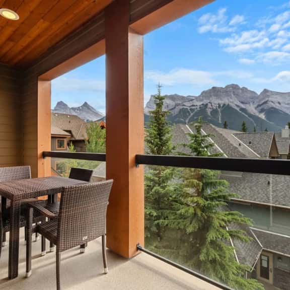 Gorgeous 2 Bedroom Mountain View - Image 1