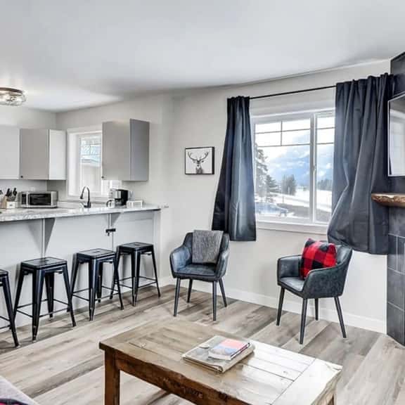 Mountain View Condo Near Banff & Canmore - Image 1