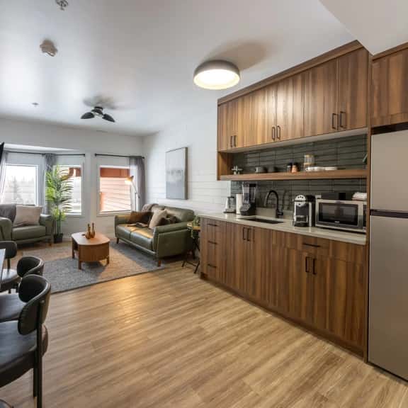 The Jade Suite | Stylish 2BR at The Gem - Image 1
