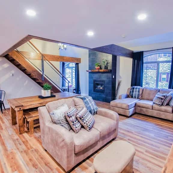 Mountain View Townhome with Pool & Banff Passes - Image 1