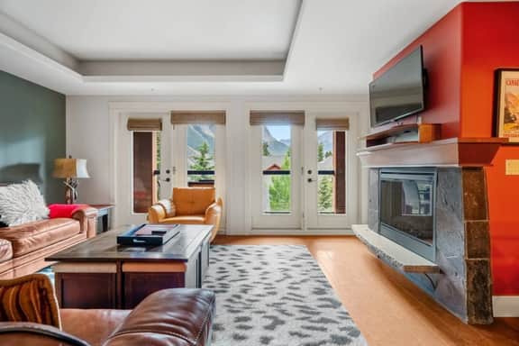 Gorgeous 2 Bedroom Mountain View - Image 3