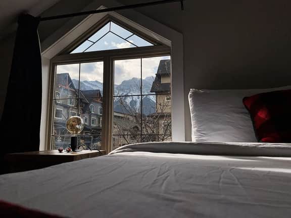 Heated Pool & Hot Tub Near Banff National Park - Image 5