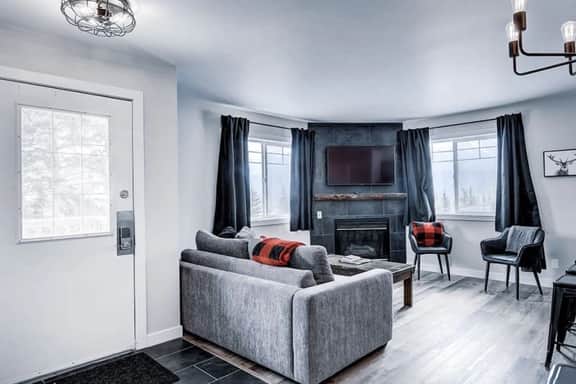 Mountain View Condo and Banff National Park Pass - Image 2