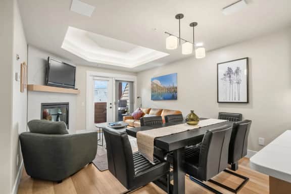 Near Banff: Fireplace, Pool & Hot Tub Access - Image 4