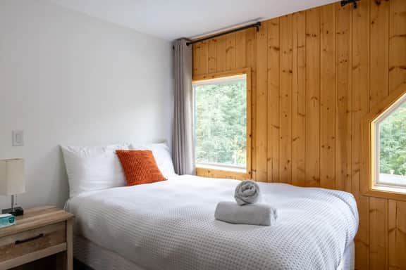 Suite 7 at The Gem | Mountain Stay Near Banff - Image 3