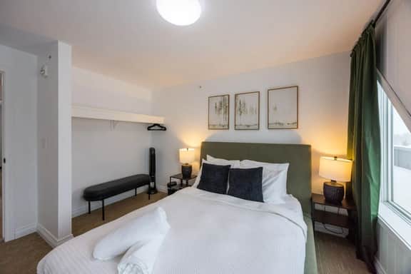The Gem Stays | Private 10-Suite Retreat Sleeps 56 - Image 4