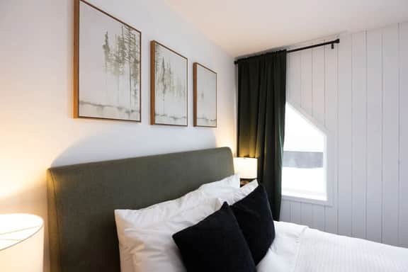 The Gem Stays | Private 10-Suite Retreat Sleeps 56 - Image 2