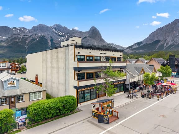Main Street Condo with Rooftop Patio Access - Image 1