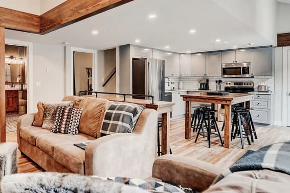 Mountain Townhouse with Heated Pool & Free Pass - Image 1