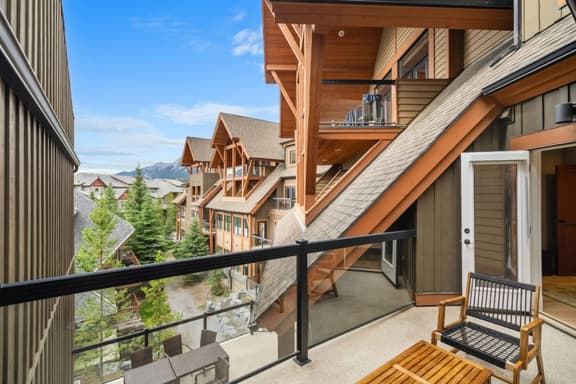 Near Banff: Fireplace, Pool & Hot Tub Access - Image 1