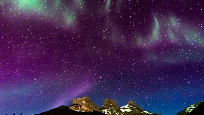 The Best Spots To See the Northern Lights Near Canmore